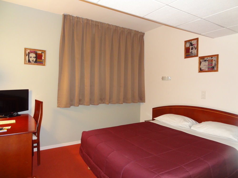 Cit'Hotel De La Marne Tarbes Buitenkant foto