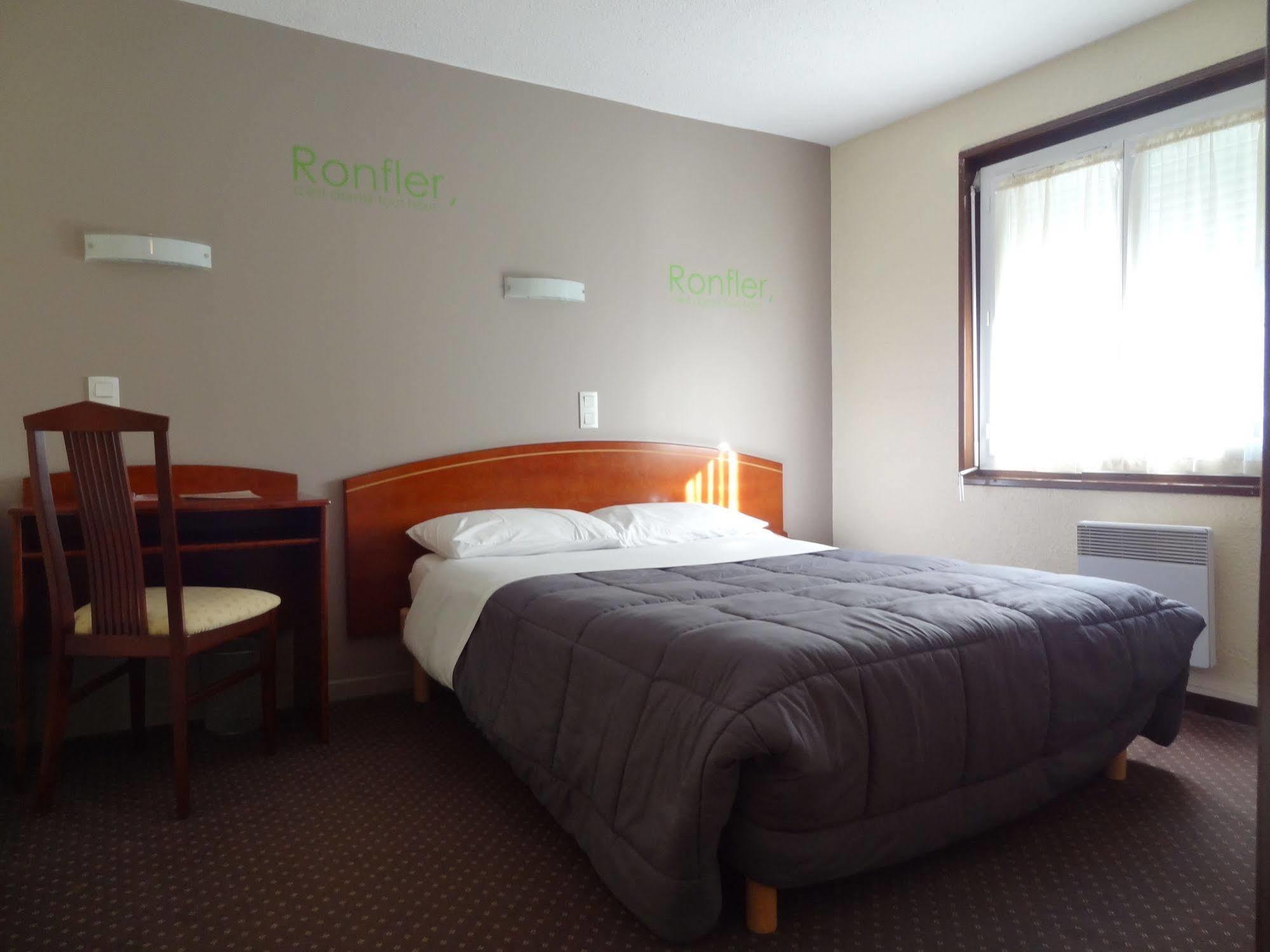 Cit'Hotel De La Marne Tarbes Buitenkant foto